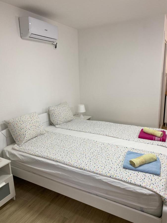 Garden Apartmani 3 Belgrado Esterno foto