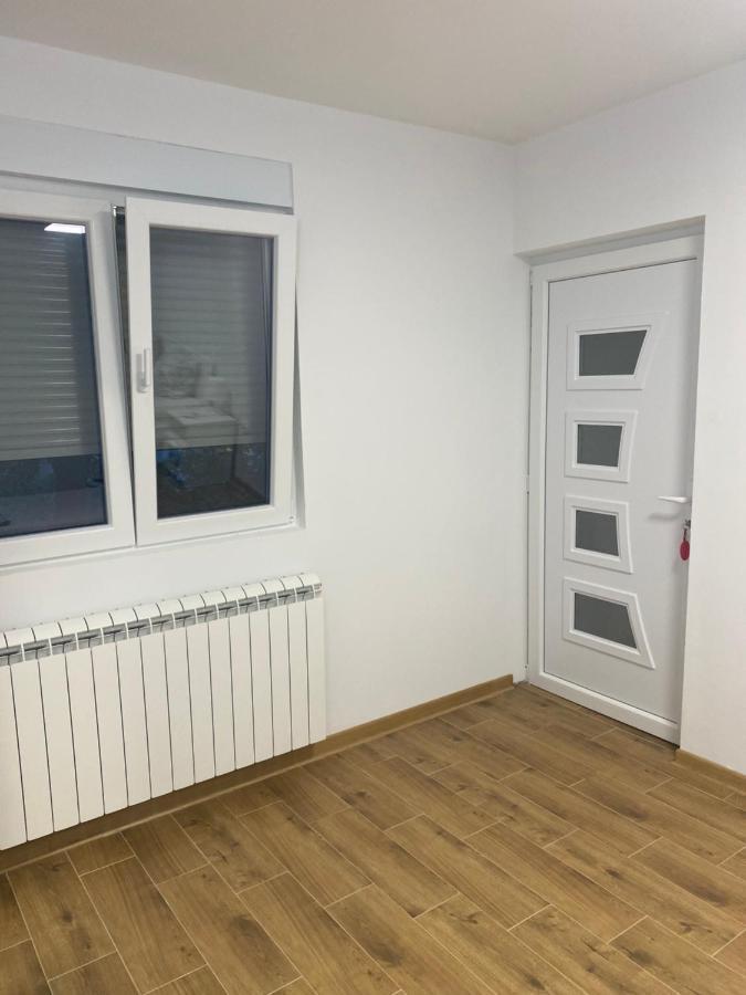 Garden Apartmani 3 Belgrado Esterno foto