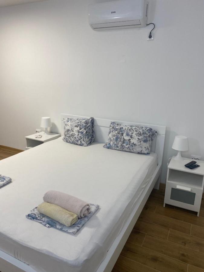 Garden Apartmani 3 Belgrado Esterno foto