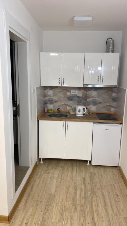 Garden Apartmani 3 Belgrado Esterno foto