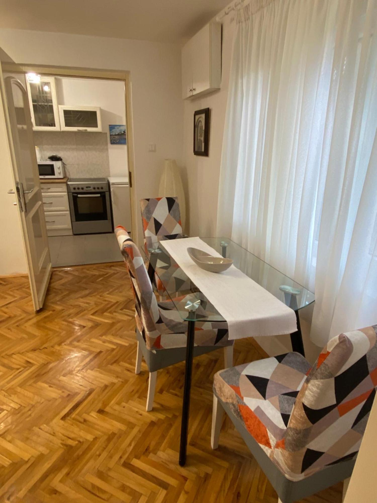 Garden Apartmani 3 Belgrado Esterno foto