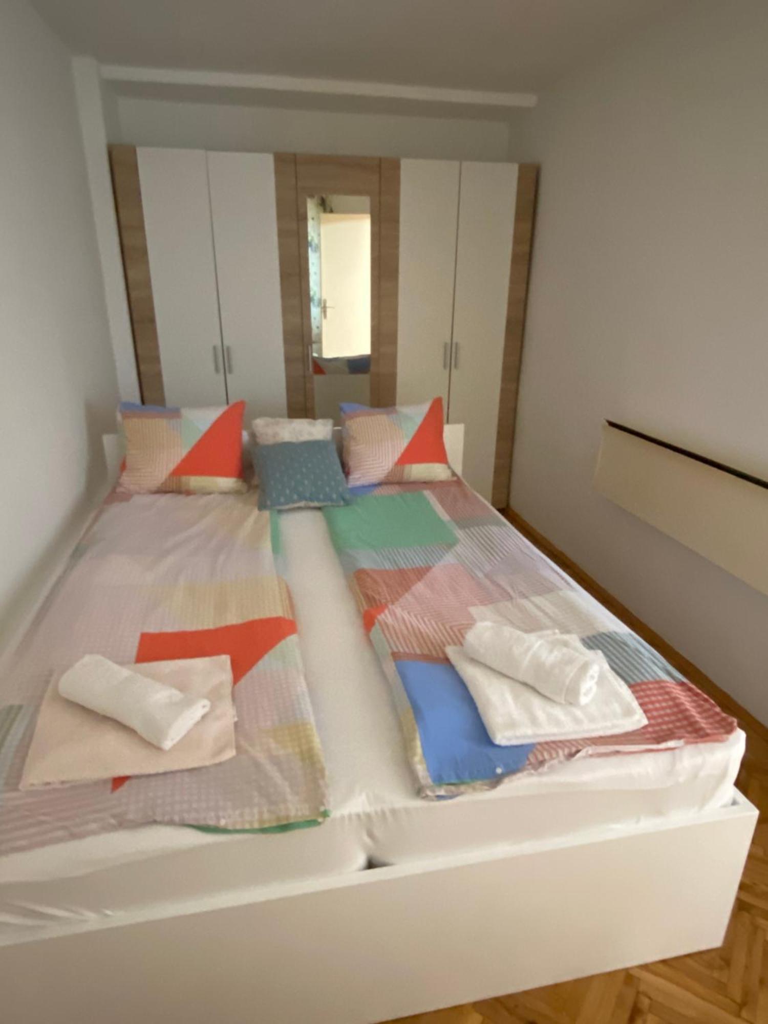 Garden Apartmani 3 Belgrado Esterno foto